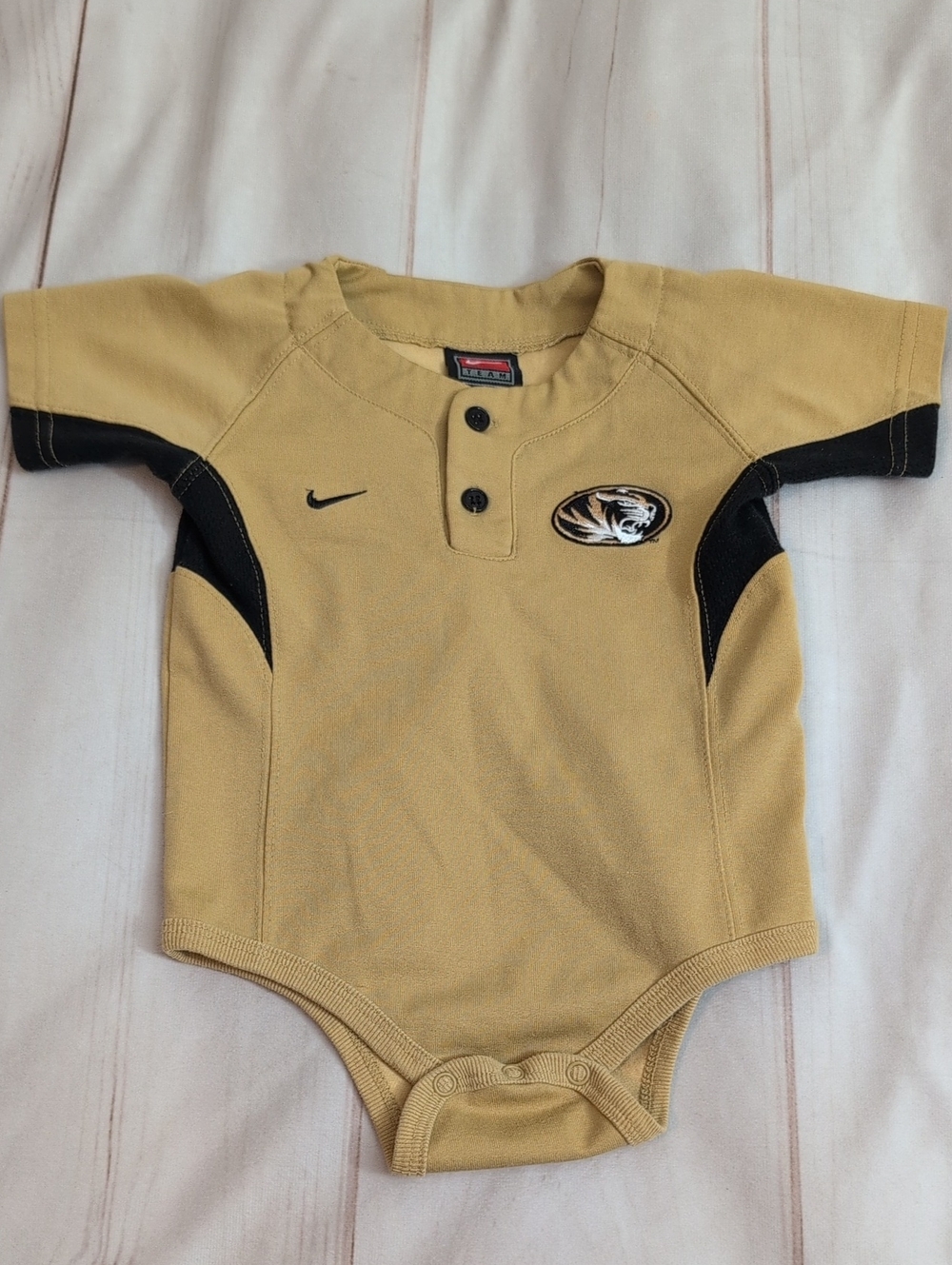 Vintage Y2K Nike Team Missouri Tigers Mizzou Baby Bodysuit 12M Football